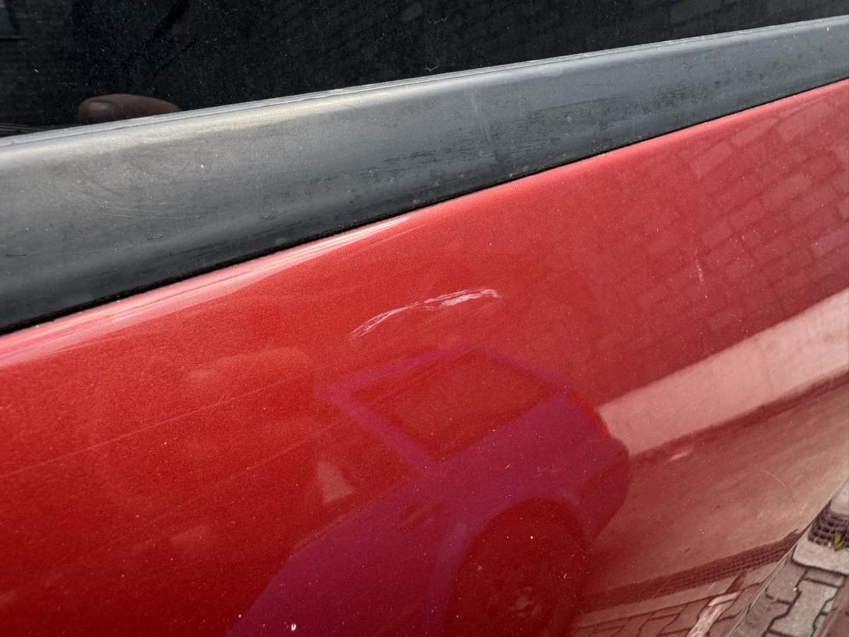 Ford Galaxy 2 original T&uuml;r hinten links Tango Rot Rohbau Bj.2006